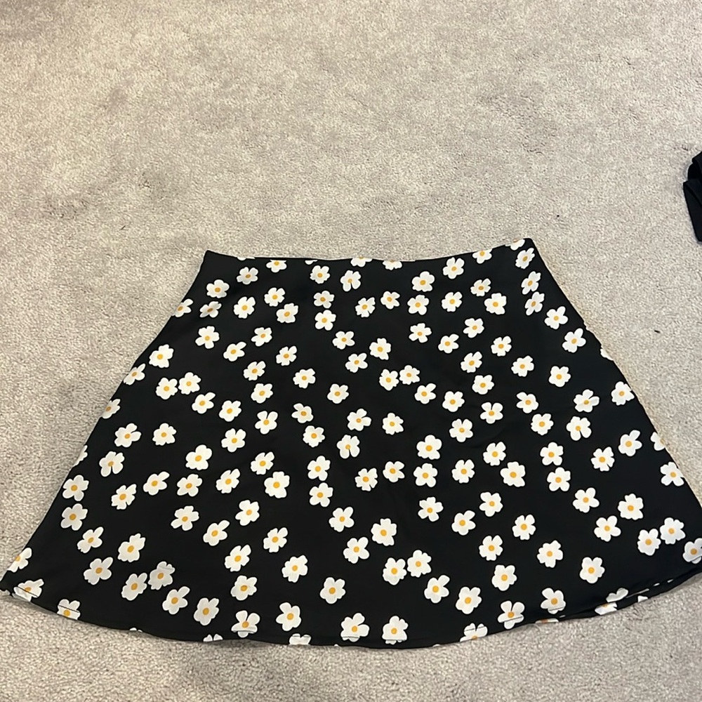 Daisy Print Silky Skirt